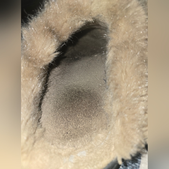 WELL WORN Cozy Knit Slippers with Faux Fur Lining - Picture 3 of 5